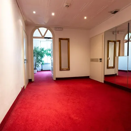 Hotel Carlton 3*