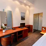 Carlton Hotel