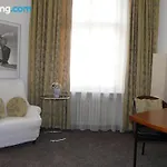Ξενοδοχείο Carlton 3*