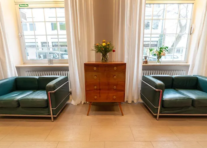 Carlton Hotel