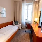 Carlton Hotel