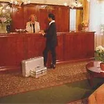 Carlton 3*