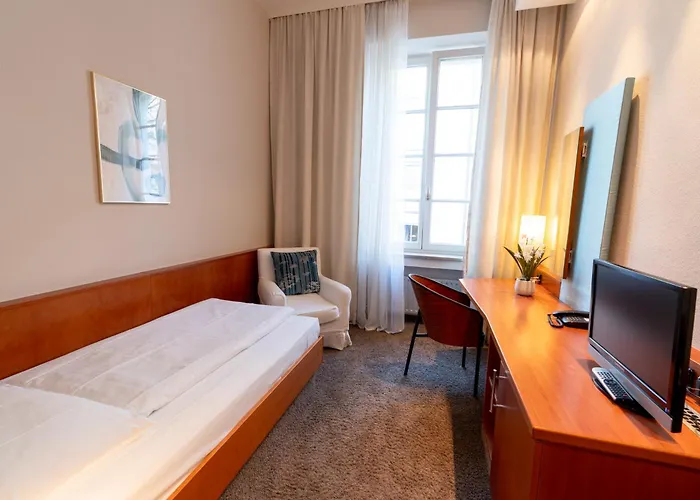 Carlton Hotel